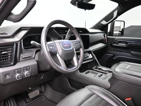 Used 2025 GMC Sierra 2500 AT4X AWD/4WD image 12