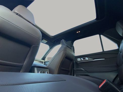 New 2026 Ford Explorer Platinum RWD image 14