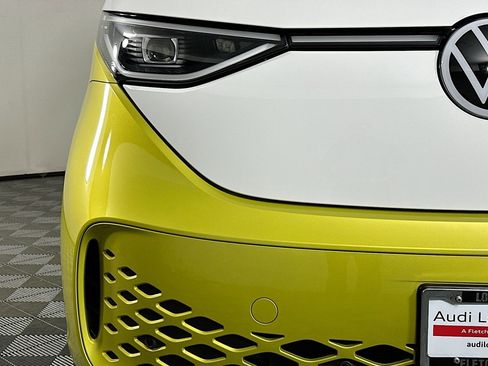 Used 2025 Volkswagen ID. Buzz Pro S Plus AWD/4WD image 17