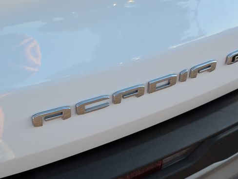 Used 2025 GMC Acadia Elevation image 29