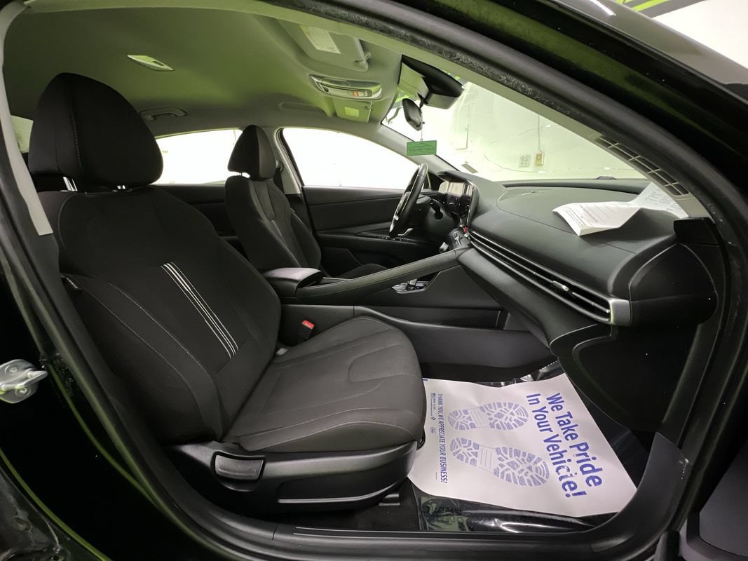 Used 2023 Hyundai Elantra SEL w/ Convenience Package FWD image 28