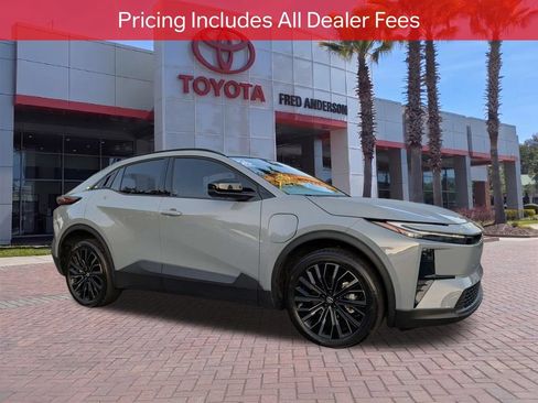 Certified 2026 Toyota C-HR AWD/4WD image 1