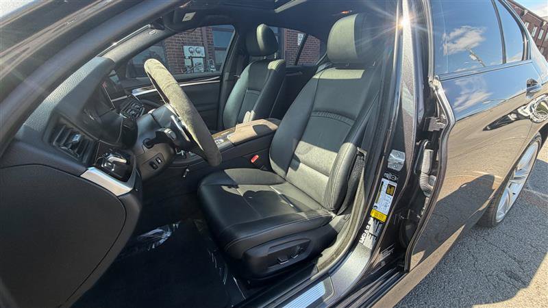 Used 2014 BMW 535i xDrive w/ M Sport Package AWD/4WD image 28