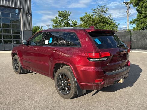Used 2021 Jeep Grand Cherokee Altitude AWD/4WD image 5