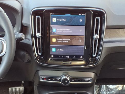 Certified 2023 Volvo XC40 Recharge Ultimate image 15