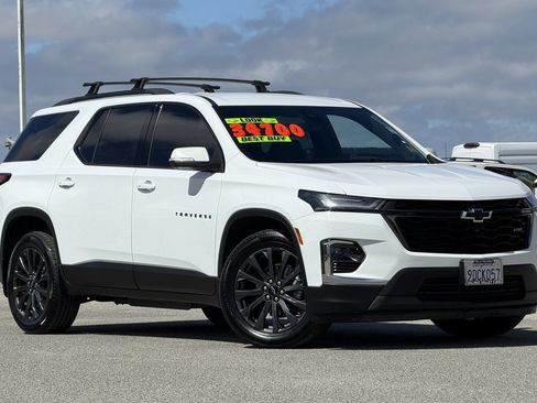 Used 2023 Chevrolet Traverse RS w/ LPO, Floor Liner Package AWD/4WD image 2