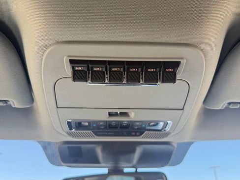 Used 2025 Ford F350 Lariat w/ Lariat Ultimate Package AWD/4WD image 21