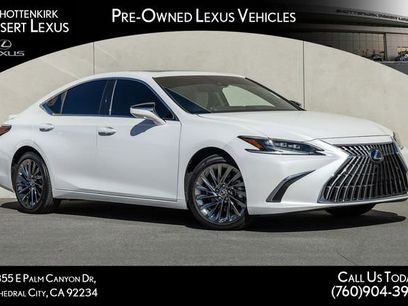 Used 2024 Lexus ES 300h w/ Luxury Package