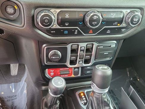 Certified 2024 Jeep Wrangler Unlimited AWD/4WD image 14