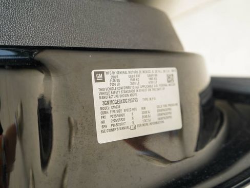 Used 2013 Chevrolet Avalanche LTZ RWD image 38