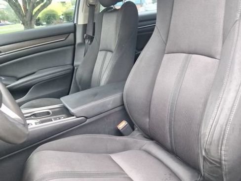 Used 2019 Honda Accord EX image 11