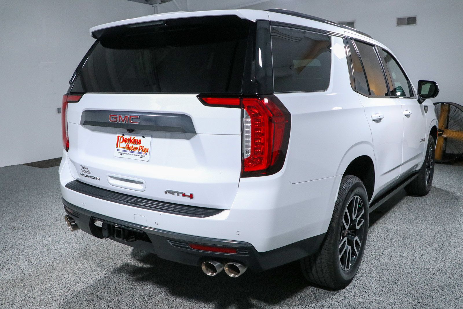 Used 2022 GMC Yukon AT4 AWD/4WD image 7