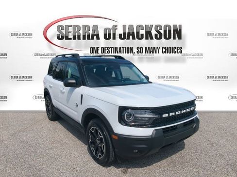 Used 2025 Ford Bronco Sport Outer Banks AWD/4WD image 2