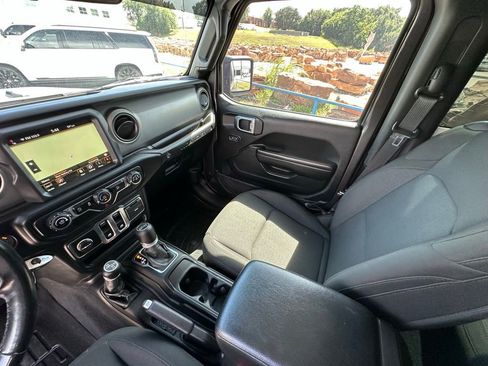 Used 2020 Jeep Wrangler Sport AWD/4WD image 16