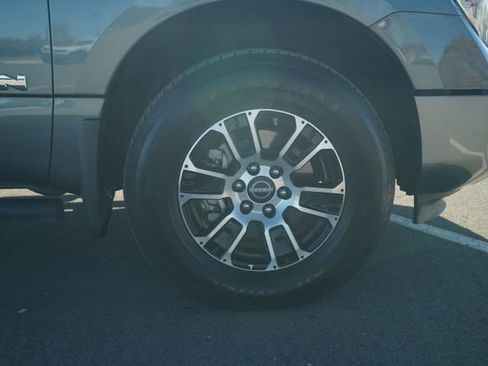 Used 2024 Nissan Titan SV w/ SV Convenience Package image 42