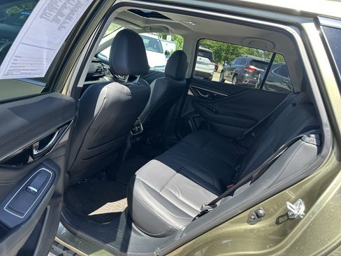 Used 2025 Subaru Outback Limited AWD/4WD image 15
