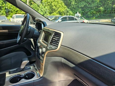 Used 2017 Jeep Grand Cherokee Laredo w/ Quick Order Package 2BE image 38