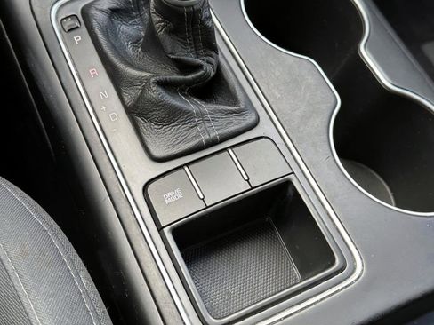 Used 2017 Kia Sorento LX image 28