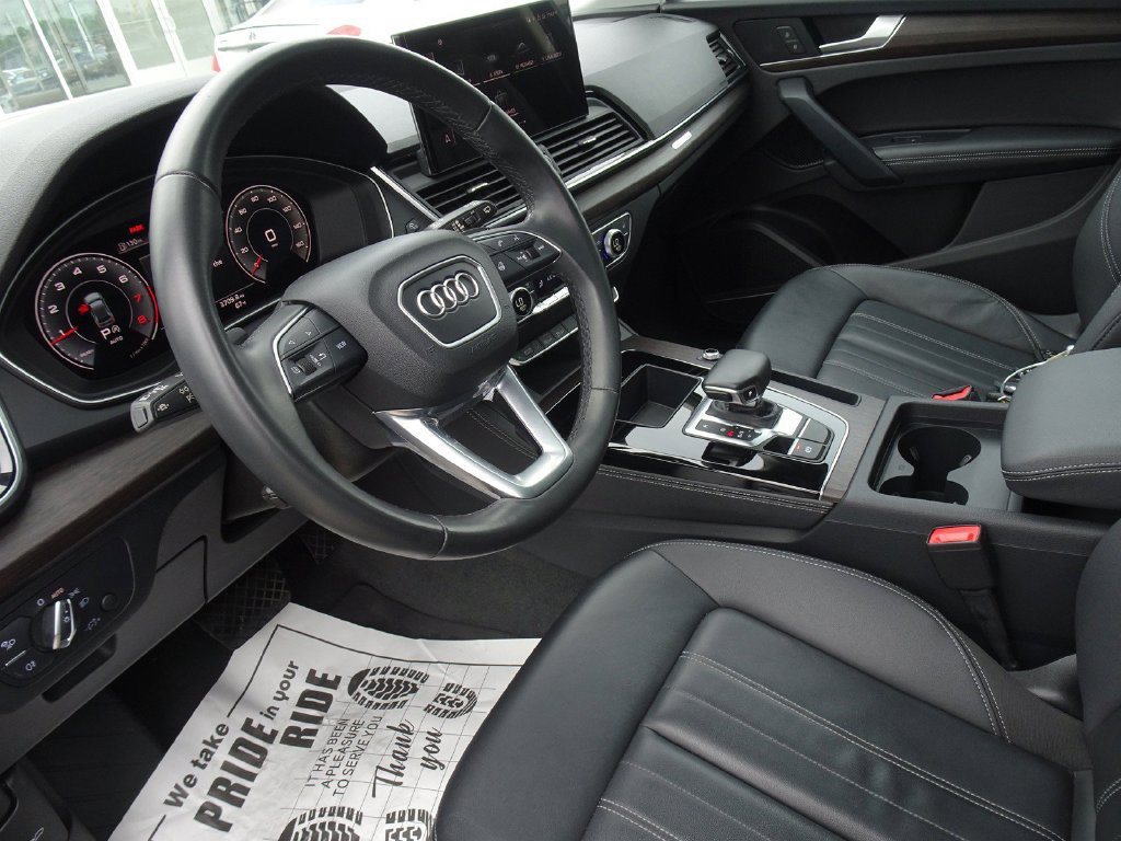 Used 2023 Audi Q5 2.0T Premium Plus w/ Premium Plus Package AWD/4WD image 11