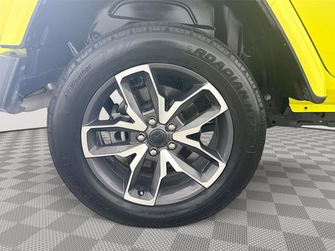 Used 2024 Jeep Wrangler Unlimited AWD/4WD image 29