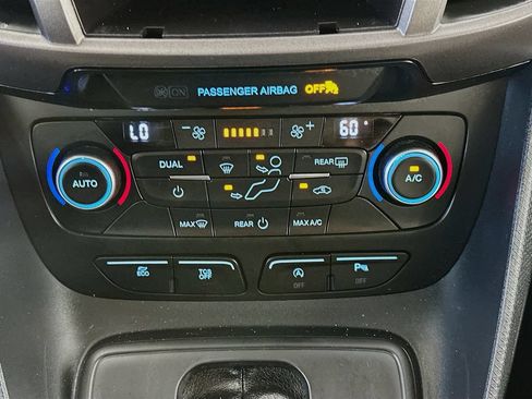 Used 2023 Ford Transit Connect XLT FWD image 18