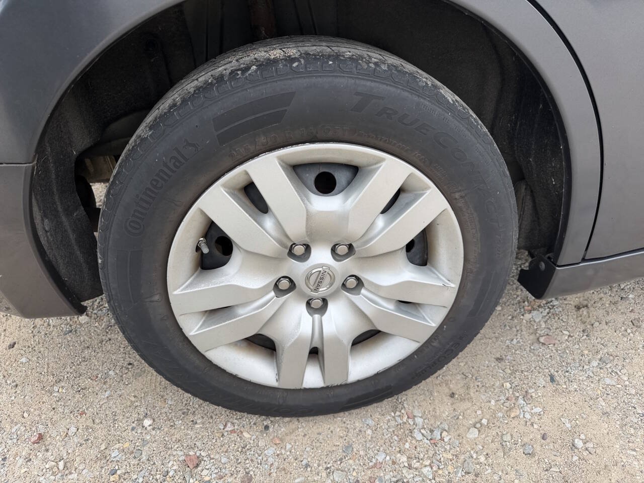Used 2010 Nissan Altima 2.5 S FWD image 11