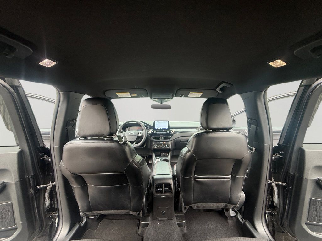 Used 2025 Ford Escape ST-Line Select AWD/4WD image 29