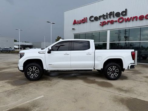 Used 2023 GMC Sierra 1500 AT4 w/ AT4 Premium Package AWD/4WD image 12