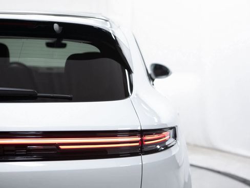 New 2026 Porsche Cayenne GTS image 39