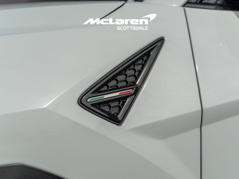 Used 2022 Lamborghini Urus AWD/4WD image 27