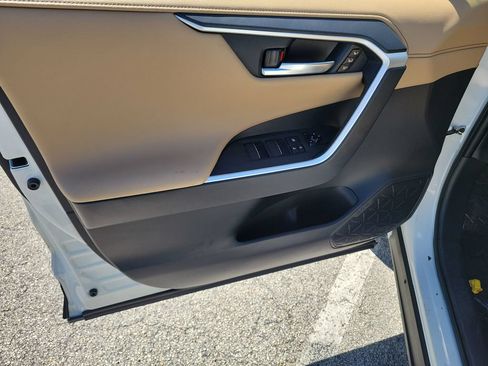 Used 2019 Toyota RAV4 Limited w/ Advanced Technology Package FWD image 20