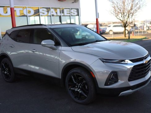 Used 2021 Chevrolet Blazer LT FWD image 3