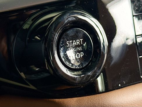 New 2026 Nissan Pathfinder Platinum image 9