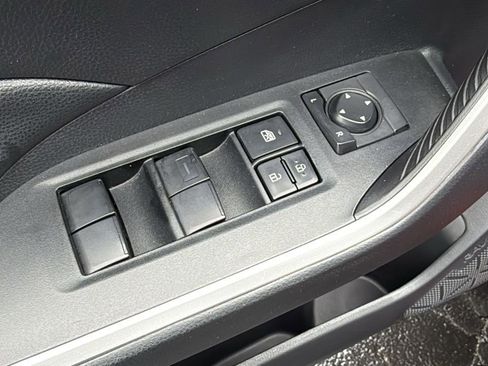 Used 2019 Toyota RAV4 LE image 11