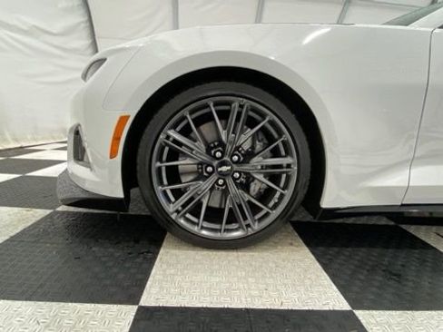 Used 2019 Chevrolet Camaro ZL1 image 9