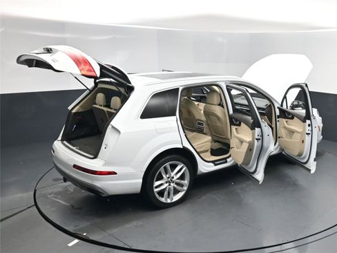 Used 2018 Audi Q7 3.0T Prestige w/ Prestige Package image 18