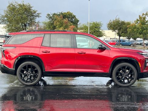 Certified 2024 Chevrolet Traverse RS w/ LPO, Floor Liner Package image 3