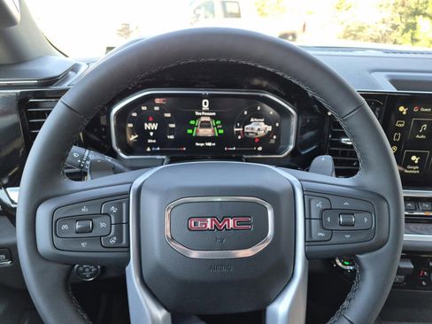 New 2026 GMC Sierra 1500 SLT image 19