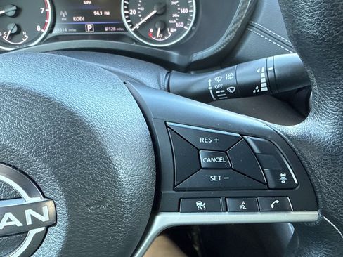 Used 2024 Nissan Sentra SV FWD image 25
