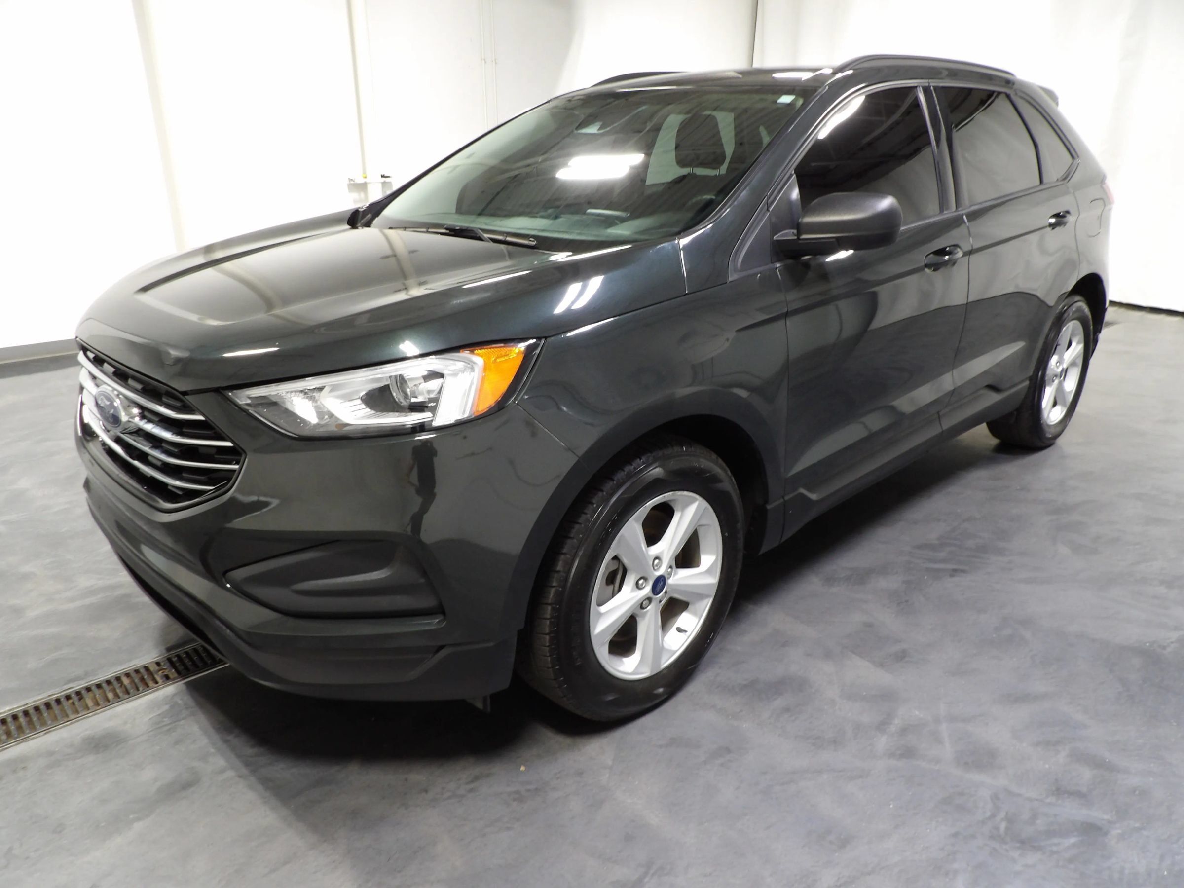 Used 2022 Ford Edge SE AWD/4WD image 3