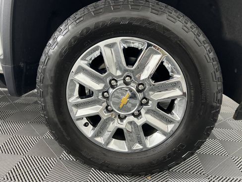 Used 2024 Chevrolet Silverado 2500 High Country w/ LPO, Dark Essentials Package AWD/4WD image 15
