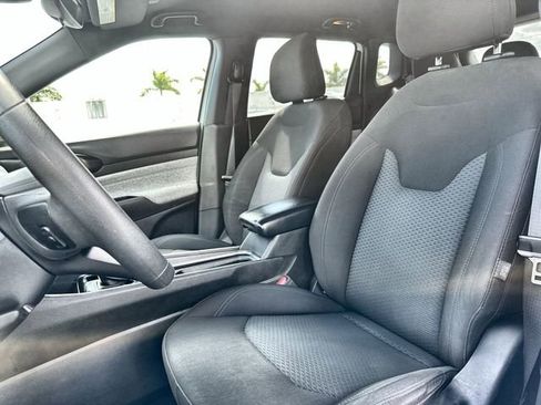 Used 2023 Jeep Compass Sport image 13