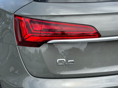 Used 2023 Audi Q5 e Premium w/ Convenience Package AWD/4WD image 27