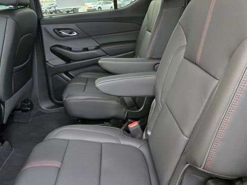 Used 2024 Chevrolet Traverse RS image 52