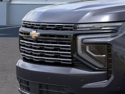 New 2026 Chevrolet Suburban High Country AWD/4WD image 13