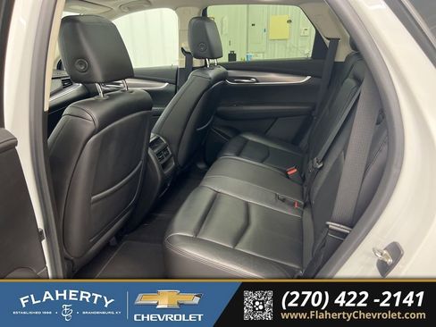 Used 2018 Cadillac XT5 Luxury w/ Driver Awareness Package image 11