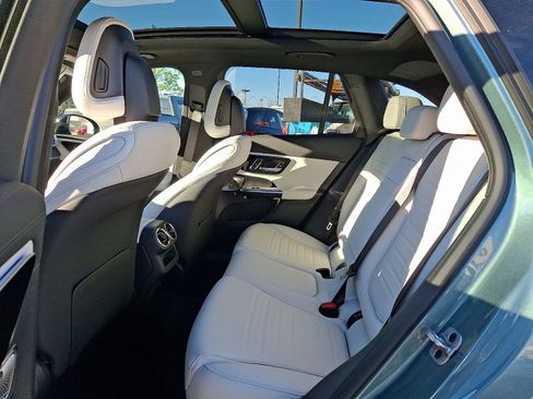 New 2026 Mercedes-Benz GLC 300 4MATIC image 6