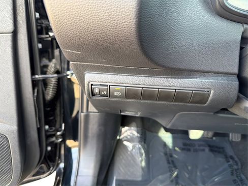 Used 2024 Toyota Corolla SE image 18
