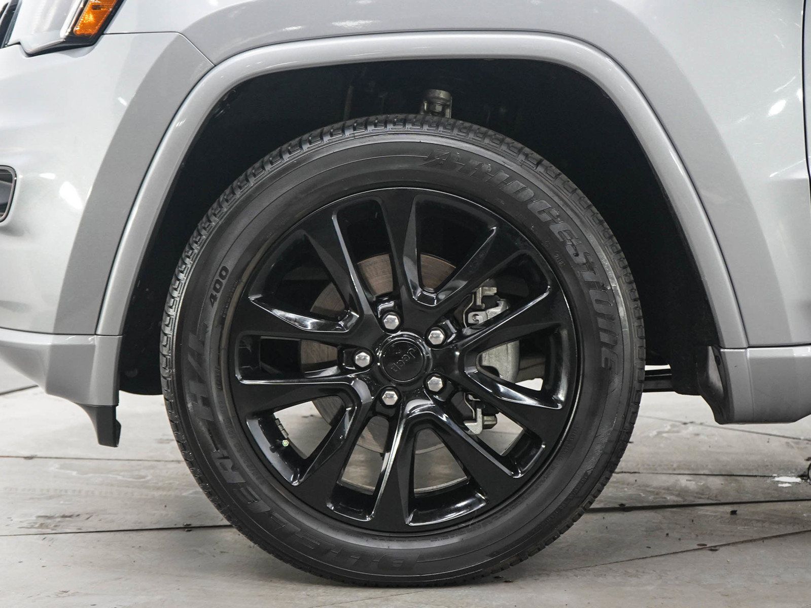 Used 2020 Jeep Grand Cherokee Altitude RWD image 29