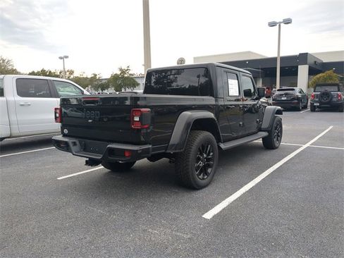 Used 2022 Jeep Gladiator Overland image 5